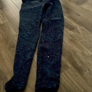 Its lululemon and its size 4 and its navy